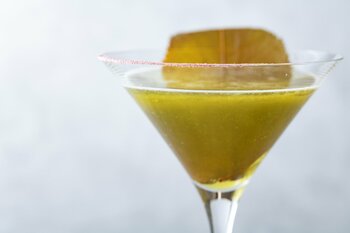 【ホテルメトロポリタン エドモント】桜と緑茶が織りなす、春限定カクテル「桜春」