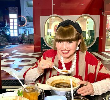 “ずっと見ていられる”黒柳徹子 5年ぶり水中ヨガ披露！バンコクのプールで「とっても気持ちよかった」