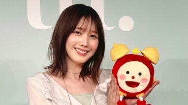 本田翼“今年最初で最後の浴衣”を披露！表情豊かなかき氷頬張り
