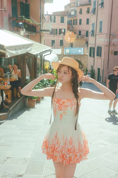 乃木坂46梅澤美波 花柄ワンピで無邪気な街ブラショット公開！晴れ女