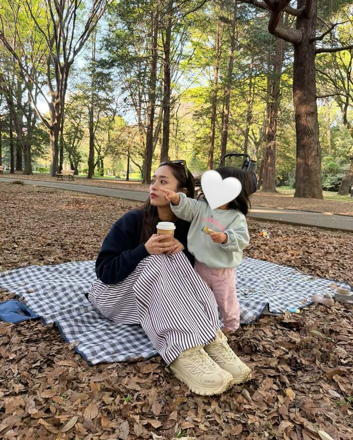 近藤千尋 娘の入学式で夫・太田博久との2ショットを公開 娘のために
