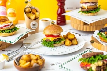 「GOOD NATURE KITCHEN」がクラフトバーガー専門店「GOOD NATURE BURGER」として9月1日（火）に新生オープン！