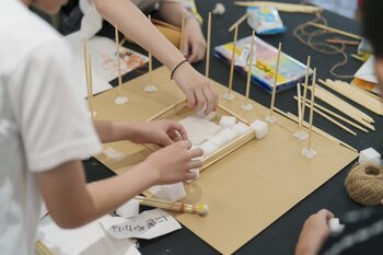 「熱中症にならない建物を作ろう」～酷暑にこどもが建築で挑む、こども建築塾～「一級建築士と学ぶ、建築の仕事の世界」7月28～30日開催