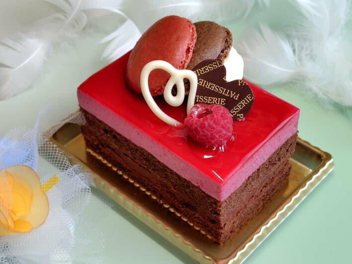 【サフィールホテル稚内】2月限定スイーツ「ルージュ・ショコラ」を販売