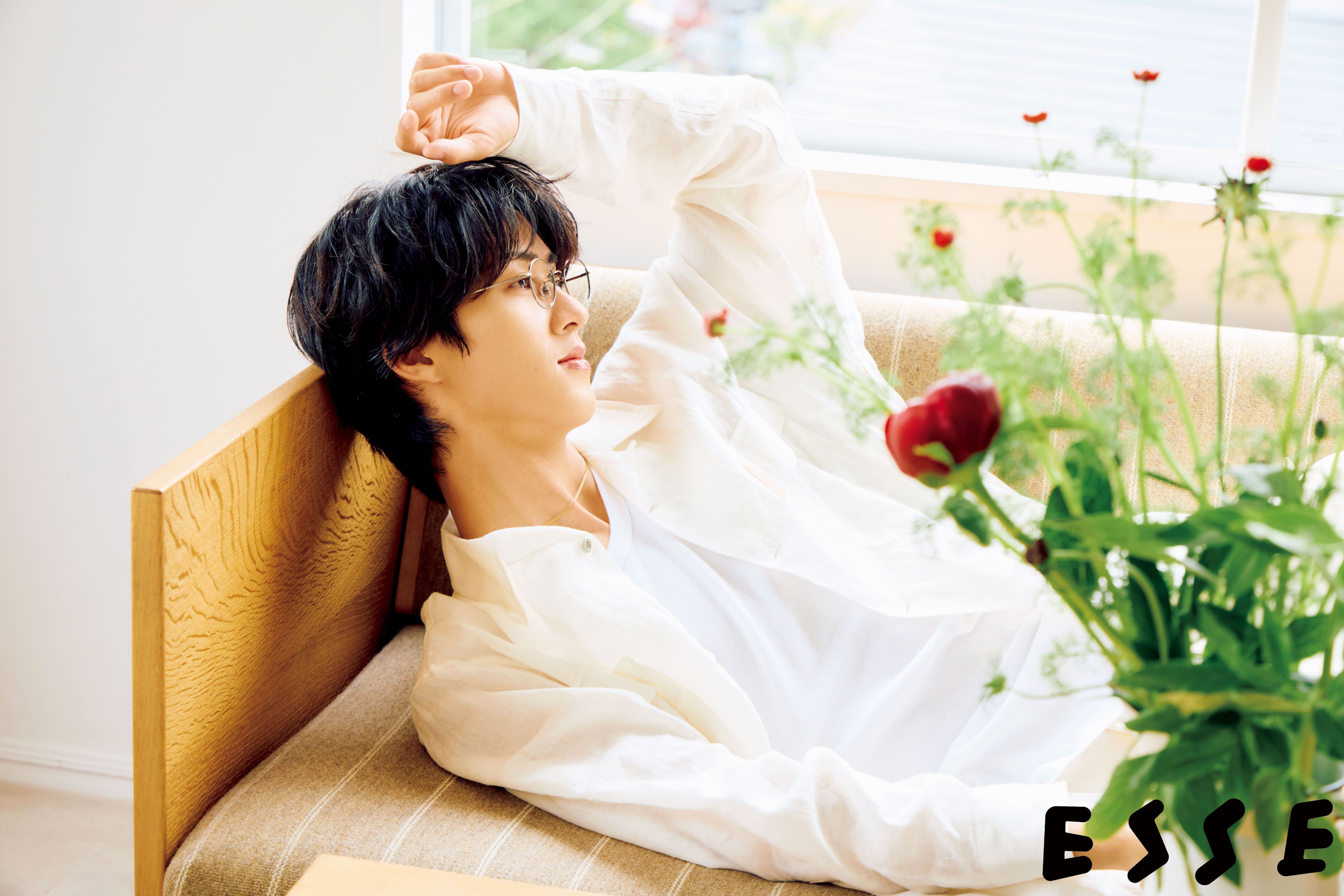 M!LK最年少・曽野舜太 末っ子のグループ愛が炸裂！『ESSE』初登場