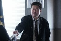 音花（月島琉衣）が逮捕！誠（佐藤二朗）は責任をとるように退職願を提出し、明日香（橋本愛）には離婚届を突きつけ…『夫婦別姓刑事』最終話予告