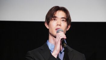 宮沢氷魚「寒かった…」冬の川に入ったシーンがまさかのカット…でも笑顔！