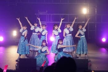 佐々木彩夏 Creepy Nutsに“声が出るペンライト”をおすすめ