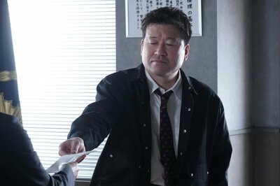音花（月島琉衣）が逮捕！誠（佐藤二朗）は責任をとるように退職願を提出し、明日香（橋本愛）には離婚届を突きつけ…『夫婦別姓刑事』最終話予告