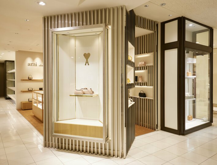 Ami Paris 初のレザーグッズにフォーカスしたポップアップストアを伊勢丹新宿店にて開催