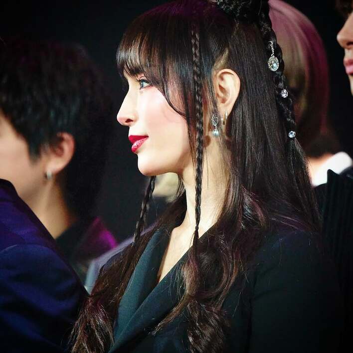 浜崎あゆみ公式ピアス、ペンダントトップ、スマホリング、缶バッチ