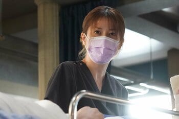 朱羅（松本若菜）を襲う“救命医引退”の危機…！事故に巻き込まれた保（佐野晶哉）が心停止！？＜『Dr.アシュラ』最終話完全版＞