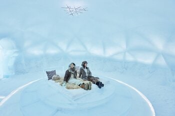 【トマム】客室から露天風呂まですべてが氷！静寂な空間で宿泊体験ができる「氷のホテル」オープン