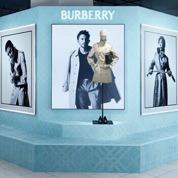 【BURBERRY】伊勢丹新宿店にて「The Trench, Portraits of an Icon」ポップアップのオープニングイベントを開催
