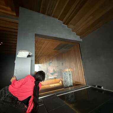 田村淳 豪華別荘のサウナでくつろぐ姿公開！大自然の絶景が広がる空間