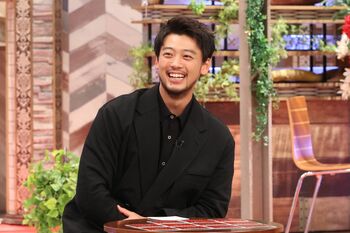 竹内涼真「寝る時は全裸」「“紳士会”に参加」1日のルーティーン発表で明らかに