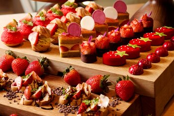 【JWマリオット・ホテル奈良】奈良のブランド苺「古都華」を贅沢に使用　圧巻のストロベリーブッフェ　2026年1月10日より開催