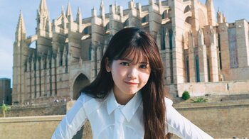 街角で思わずキュンッ！？乃木坂46・筒井あやめハートの下でバブみ溢れる1枚を公開！ 1st写真集『感情の隙間』