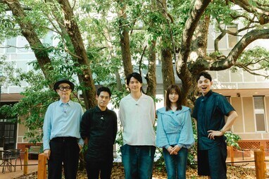 福山雅治が有村架純、伊藤淳史、満島真之介、リリー・フランキーと横浜