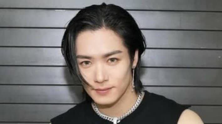 【画像4枚】「パパ初登場ですね！」川村壱馬 “スタイル抜群”な父とのツーショットを見る