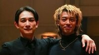 竹内涼真×町田啓太 “まるで芸術品”な肩組み密着ショットに反響！『10DANCE』笑顔のオフ感あふれる姿を大量公開「スタイルおばけな2人！」