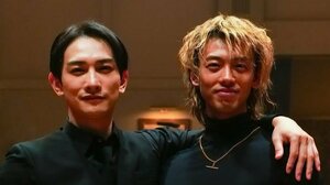 竹内涼真×町田啓太 “まるで芸術品”な肩組み密着ショットに反響！『10DANCE』笑顔のオフ感あふれる姿を大量公開「スタイルおばけな2人！」