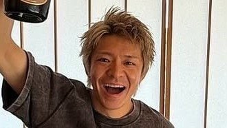 岸優太 “変装なし”で京都満喫のオフショット大量公開！自然体あふれる姿に「彼氏感えぐすぎ」「普通に京都を歩いてる」