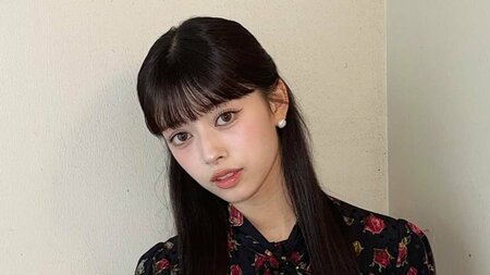 NiziU・RIMA 母スタイリングの“お嬢さまコーデ”披露！「レベチのオーラ」エルメスのバッグ×ローズ柄ワンピの上品な装いに「センス良すぎ」