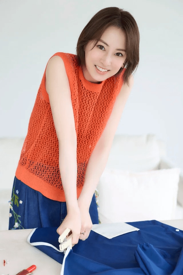 北川景子 長女のために作ったレインポンチョを披露！長女セレクトの色