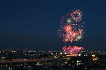 第77回猪名川花火大会開催 / 兵庫県川西市