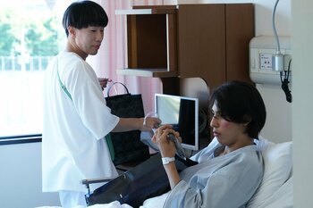 「令和版ロミジュリ」愛実（木村文乃）とカヲル（ラウール）の切ない電話にSNS涙！川原（中島歩）には総ツッコミ『愛の、がっこう。』