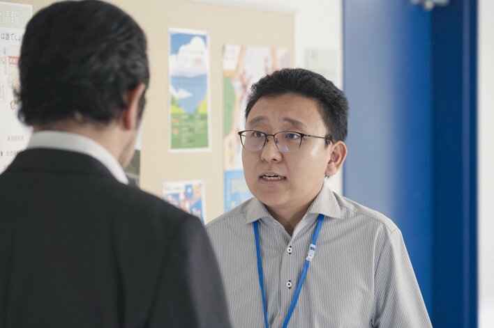 上垣皓太朗アナ映画初出演！大学の職員役として中村獅童演じる刑事と対峙 メイキング画像も公開『口に関するアンケート』