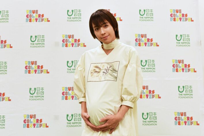 りゅうちぇる、ジェンダーレスなワンピース姿でランウェイに！「買い物は投資」これからのファッションに新提言
