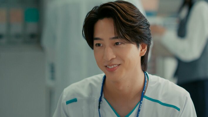 【写真】初の看護師役を演じたtimelesz・寺西拓人の新CM画像を見る