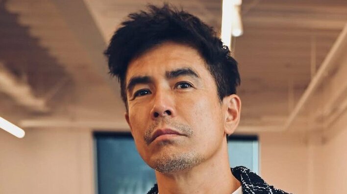 伊藤英明がスイカを豪快ガブガブ！そしてあっという間に完食 豪快な食べ方に「かわいい」「その食べ方が一番美味い」