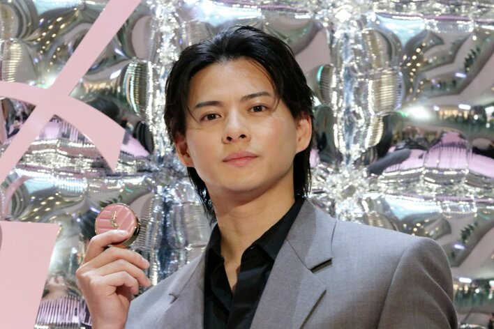 平野紫耀(Number_i)ほほを赤く染めたメイクアップ姿で登場！七夕の願い事は「プールに行きたい！」YSL BEAUTYポップアップイベント