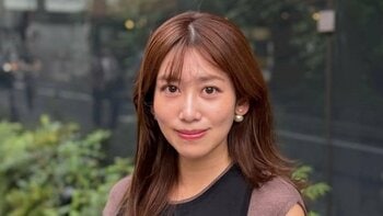 中川安奈 ボディーライン際立つタイト黒コーデを披露！スカートからスラリとした美脚が透ける大人フェミニンスタイルに「最高に魅力的」