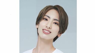 元宝塚花組トップスター・柚香光 スターダストプロモーション
