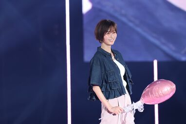 岡崎紗絵＆生見愛瑠（めるる）らがデニムモチーフのコーデで登場！平