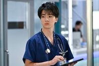 木戸大聖『救命病棟24時』で初医師役に挑戦！「進藤先生（江口洋介）と同じ青のスクラブ」に大興奮＆自宅ではセリフと縫合の同時練習も