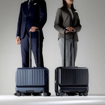 ＜シリーズ累計販売数 1万個突破＞ANAオリジナルのフロントオープンキャリー　ビジネスバッグ感覚で使える、機内持ち込み可能な横型モデルが登場！