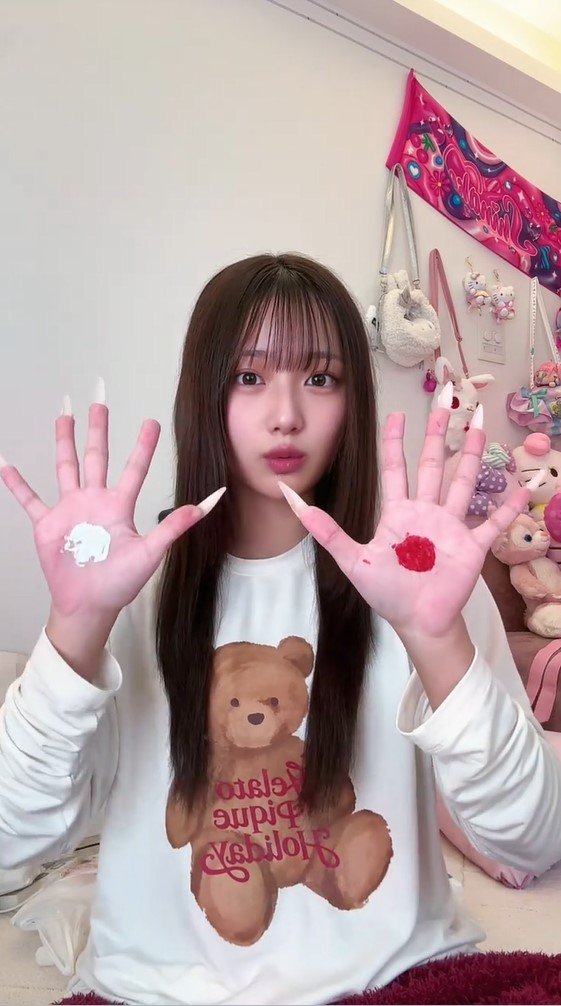 誰かわかんない」希空 ネオンカラーのピンク髪に激変！雰囲気ガラリの