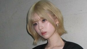 NiziU・RIKU ミニ丈キャミワンピ×ロングブーツの美スタイル際立つショット披露！全身黒の大人っぽさあふれる装いに「最強なビジュ」「キュンキュン」