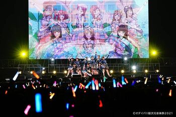 Aqours逢田梨香子の“超ド級”暴露トークにバナナマン設楽が興味津々！