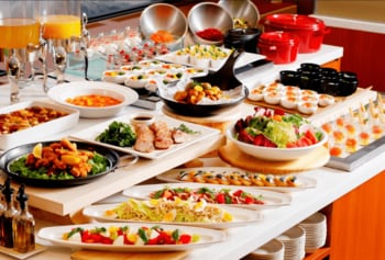 ゴールデンウィークの3日間限定！家族みんなで楽しめる「体験型」ディナーブッフェを札幌のホテルで開催。自分で作るハンバーガーや縁日コーナーも！