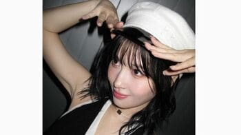 「最高美」TWICE・MOMO　美背中＆美腹筋を見せた黒の水着ショットを公開　日本のみならず海外からも「so pretty！」と大反響