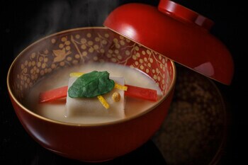 【星のや軽井沢】鹿肉・猪肉などのジビエと、鰻・蟹など冬の食材を味わい尽くす「山の懐石」冬限定メニューを提供開始