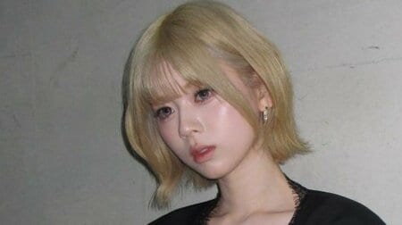 NiziU・RIKU ミニ丈キャミワンピ×ロングブーツの美スタイル際立つショット披露！全身黒の大人っぽさあふれる装いに「最強なビジュ」「キュンキュン」