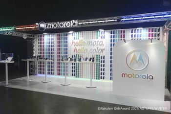 【イベントレポート】モトローラ、「Rakuten GirlsAward 2026 AUTUMN/WINTER」に出展 俳優 簡秀吉さんも来場、新機種motorola edge 70 fusionを披露