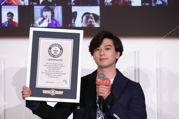 新田真剣佑、高校生120名とギネス世界記録達成「うれしいです」と歓喜